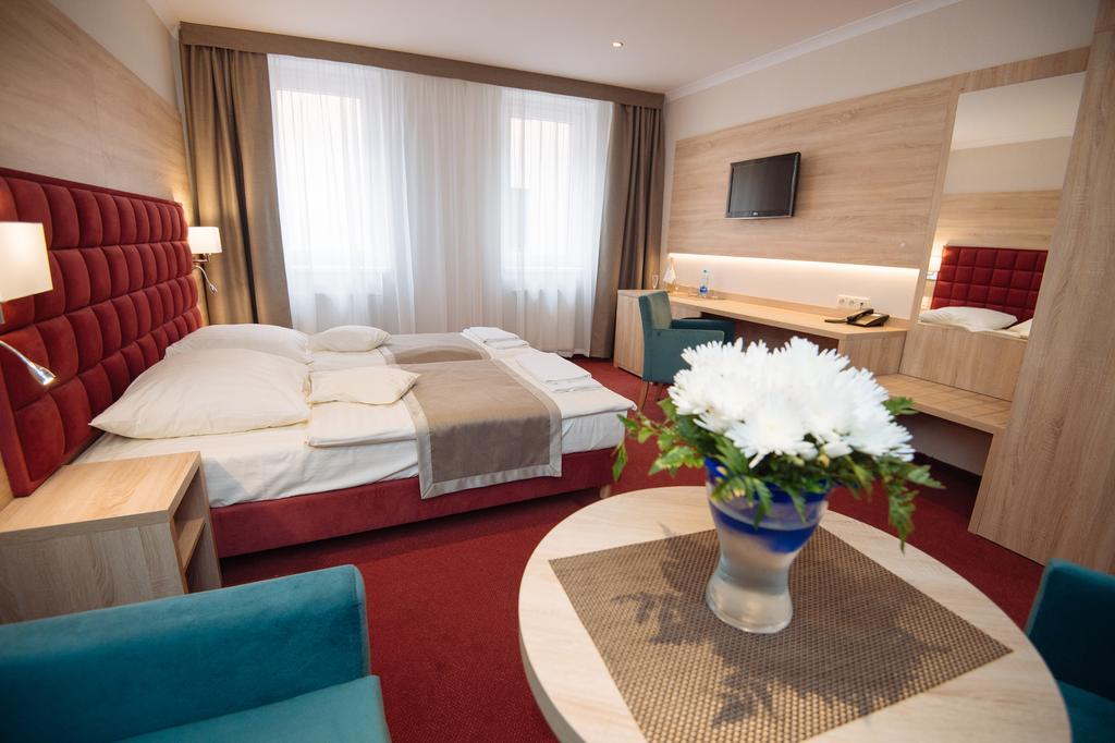 Hotel Texicana Sulechow Ngoại thất bức ảnh