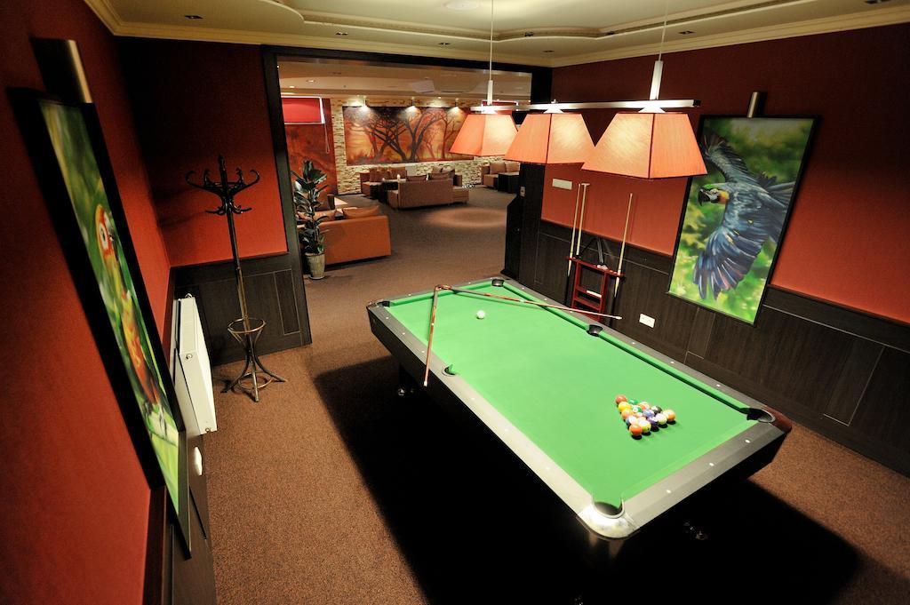Hotel Texicana Sulechow Ngoại thất bức ảnh