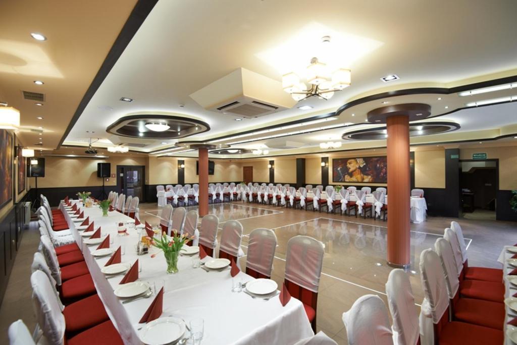Hotel Texicana Sulechow Ngoại thất bức ảnh