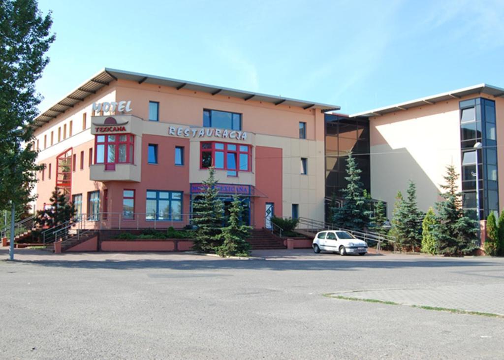 Hotel Texicana Sulechow Ngoại thất bức ảnh