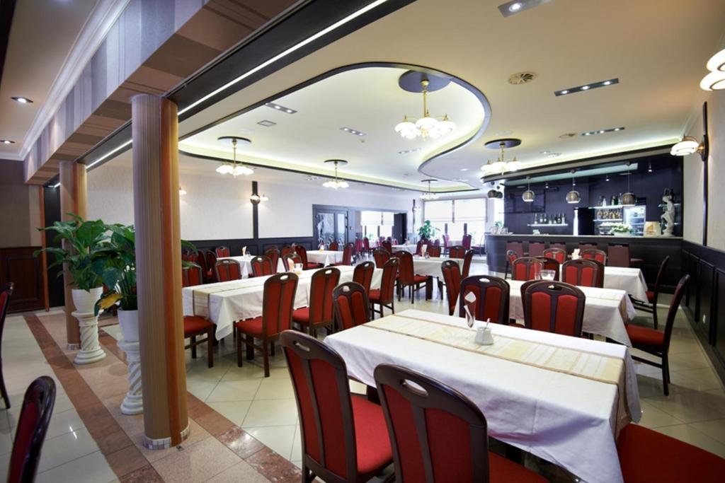 Hotel Texicana Sulechow Ngoại thất bức ảnh