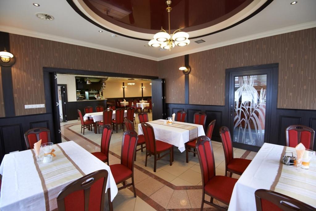 Hotel Texicana Sulechow Ngoại thất bức ảnh