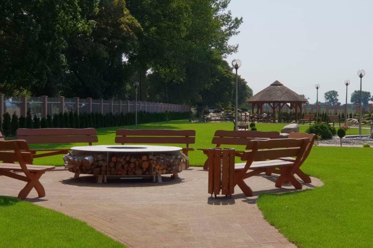 Hotel Texicana Sulechow Ngoại thất bức ảnh