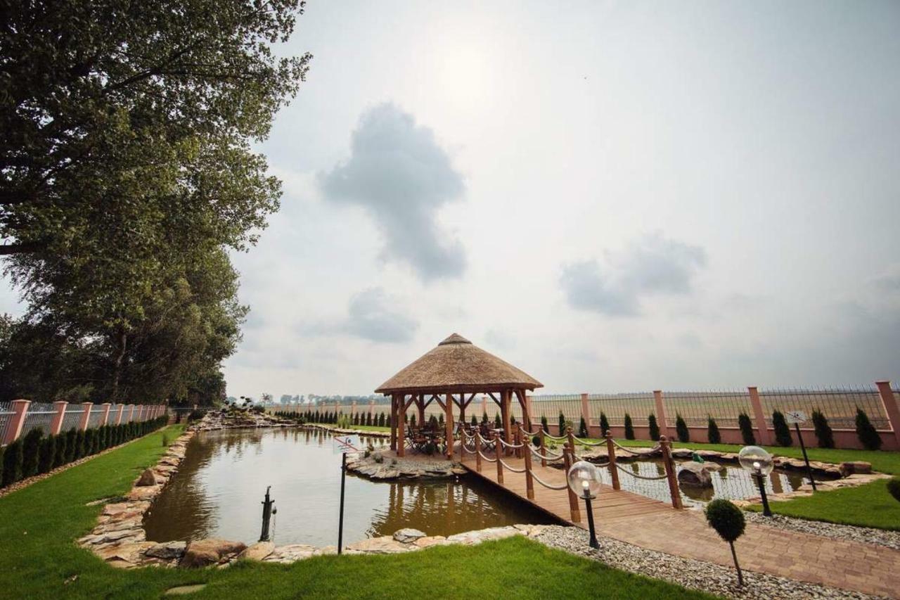 Hotel Texicana Sulechow Ngoại thất bức ảnh